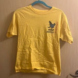 M, yellow Rooster Skate Club shirt